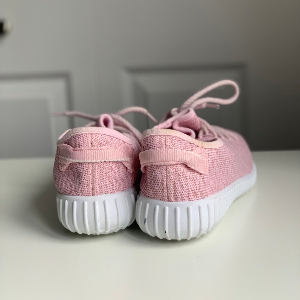 Pink sneakers - Picture 3 of 7